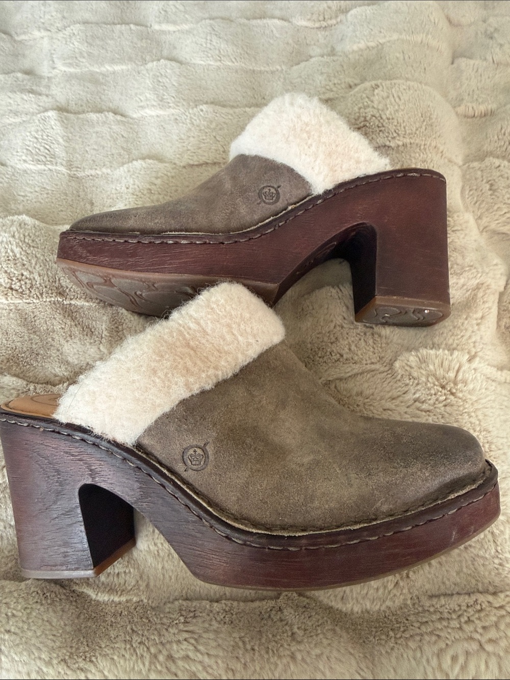 Bjorn Women's Taupe Suede Shearling-Trim Clog Heels